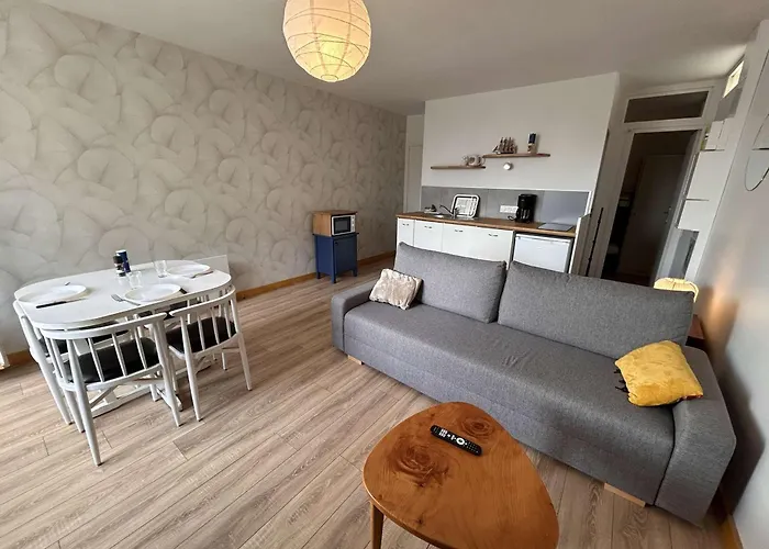 Avec - 4 Personnes - Parking - Proche - Fr-1-224c-367